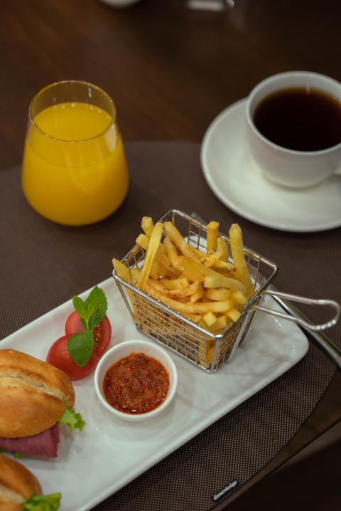 RESTAURANT & YEMEKLER