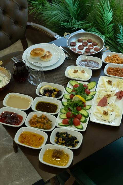 RESTAURANT & YEMEKLER