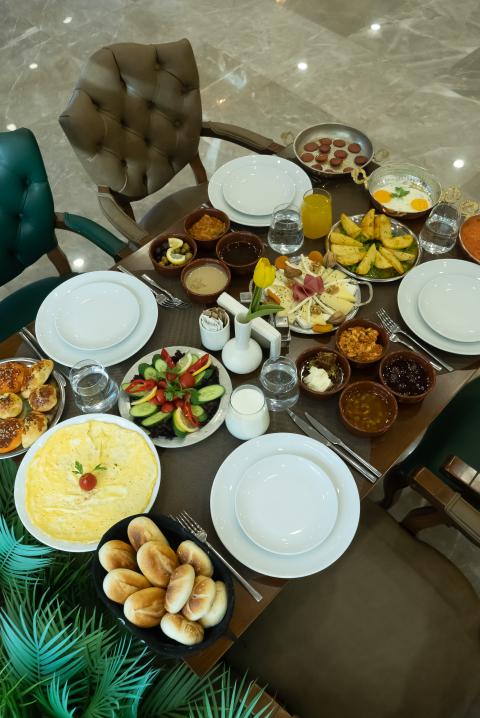RESTAURANT & YEMEKLER