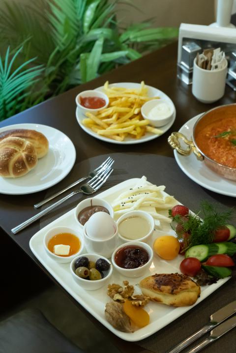 RESTAURANT & YEMEKLER